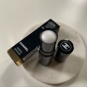 Chanel Baume Essential (Perlescent)